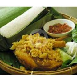 Nasi Timbel Ayam Serundeng Komplit