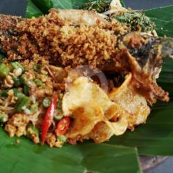 Nasi Urap Lele