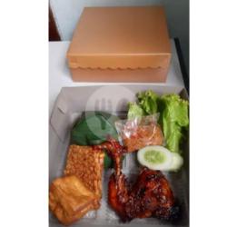 Paket Nasi Box Ayam Paha Tahu Tempe Sambal Lalapan