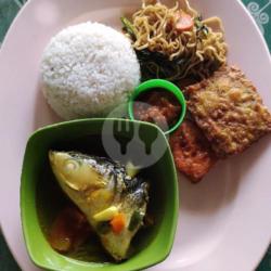 Nasi Campur Ikan Palumara