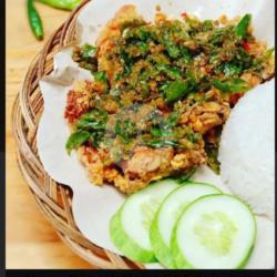 Bebek Geprek Sambal Rawit    Nasi