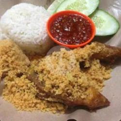 Ayam Kremes   Nasi Lalapan Tempe Goreng Sambel