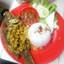 Nasi Uduk Nila Ggoreng Serundeng