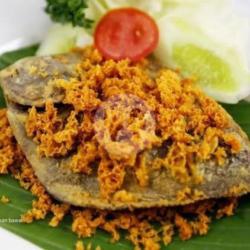 Ikan Kuwe Goreng Kremes