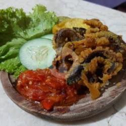 Nasi Lalapan Belut