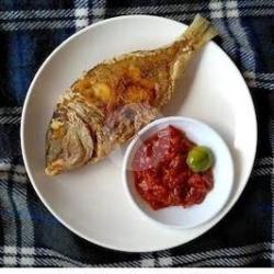 Lalapan Ikan Laut Nasi