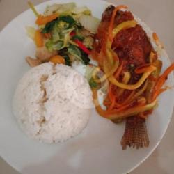 Nasi Ikan Nila Asam Manis   Sayur