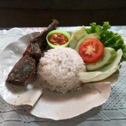 Nasi Dan Lele Goreng