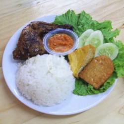 Nasi Ayam Bakar Tahu Tempe