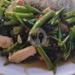 Nasi Ayam Cah Kangkung