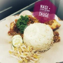 Nasi   Ayamgeprek   Sambal Tauge