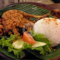 Big Ayam Goreng Kremes Free Nasi Putih