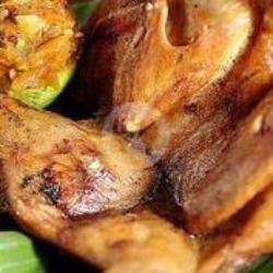 Lalapan Burung Puyuh Goreng