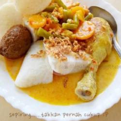 Lontong Sambel Goreng Telor Tahu Rambak Opor )