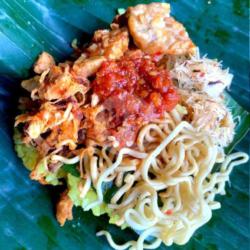 Nasi Kuning Ayam Sisit