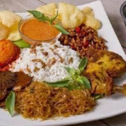 Paket Nasi Uduk Ayam Goreng