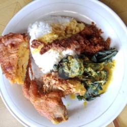 Nasi Padang Ayam Goreng  Telor Dadar