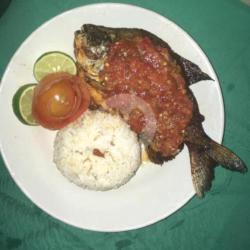 Nasi Ikan Bawal Goreng