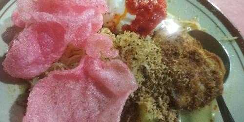 Lontong Malam Buk ILEL, Halat