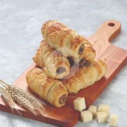 Banana Cheese Roll