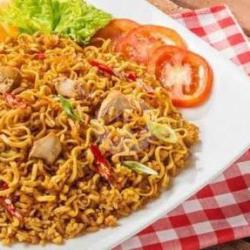 Nasi Goreng Mawut Special (mie   Nasgor, Ati, Ayam Bakso, Sosis.)