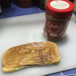 Roti Bakar Lotus Biscoff Spread