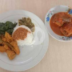 Nasi Campur Ikan Patin Asam Pedas