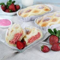 Strawberry Creamcheese Bun