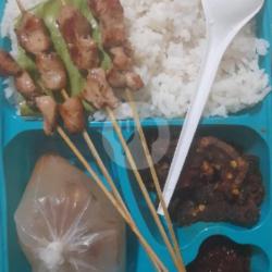 Nasi   Paru Rica   Sate 4 Tusuk   Sayur   Sambel Tumis