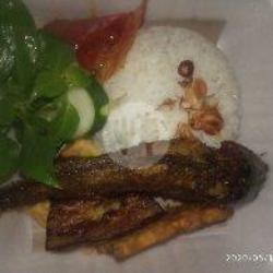 Nasi Penyetan Lele   Keropuk 1.es Jeruk