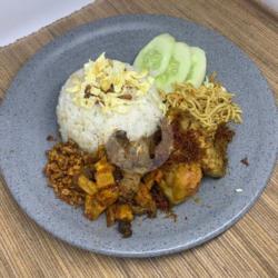 Nasi Uduk Ayam Goreng   Sambel Ati