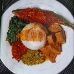 Nasi   Ikan Goreng Dencis