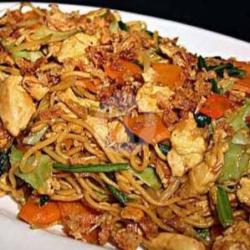 Mie Goreng Sosis Saus Tiram Gurih