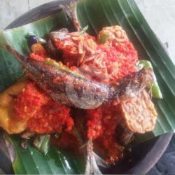 Ikan Gambolo Balado   Kentang / Tahu / Tempe