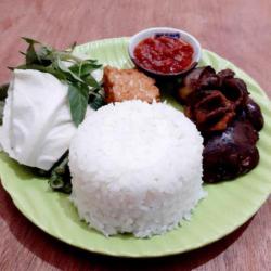 Nasi Lalapan Rempelo Ati   Tempe