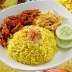 Nasi Kuning Telor Iris