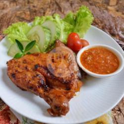 Lalapan Tempong Ayam Bakar Besar