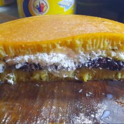 Martabak Manis Spesial Keju Ketan Kelapa Susu