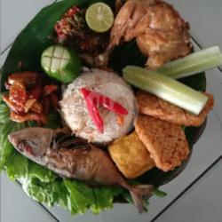 Paket Nasi Liwet Kumplit