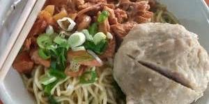 Bakso Mie Ayam Mahkota Solo, Jl Abd Rahman ,pabean