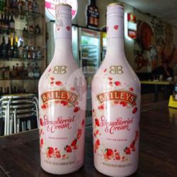 Baileys Strawberry 750ml