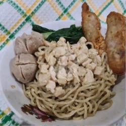 Bakmi Komplit - Topping Ayam, Bakso, Pangsit Goreng, Pangsit Rebus, Hekeng, Siomay