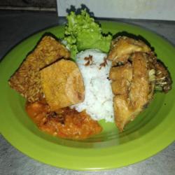 Ayam Dada Sayap Tahu Tempe   Nasi