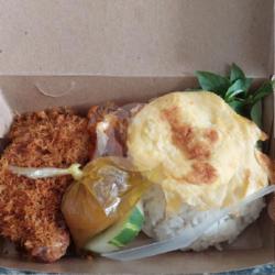 Nasi   Ayam Serundeng   Telur Dadar   Krupuk Telur