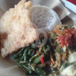 Nasi Bungkus Oseng,bakmi, Mendoan/tahu Bacem