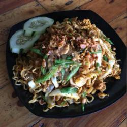 Mie Goreng Ayam (chicken Fried Noodle)