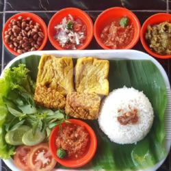Lalapan Tahu Tempe