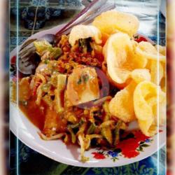 Gado Gado Kacang Mete   Lontong