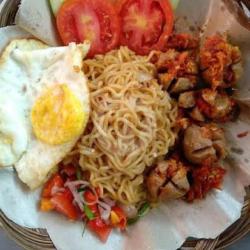 Mie Geprek Telur Bakso