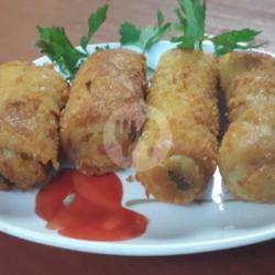 Risol Ayam/keju(4/paket)